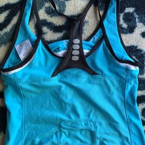 Nike running top size small